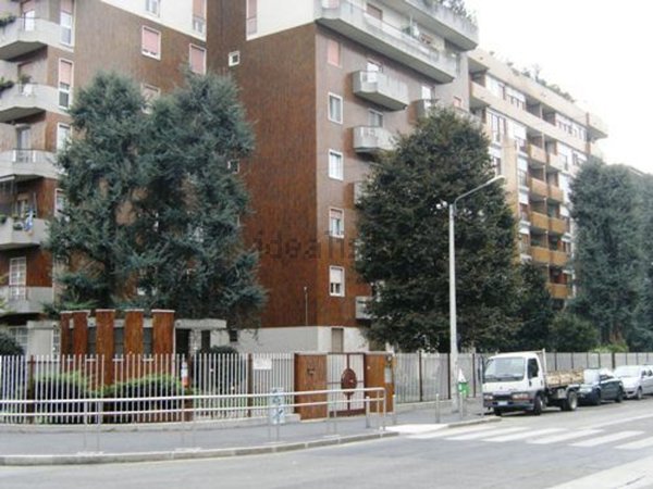 appartamento in vendita a Milano in zona Famagosta