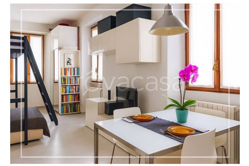 appartamento in vendita a Milano in zona Porta Venezia