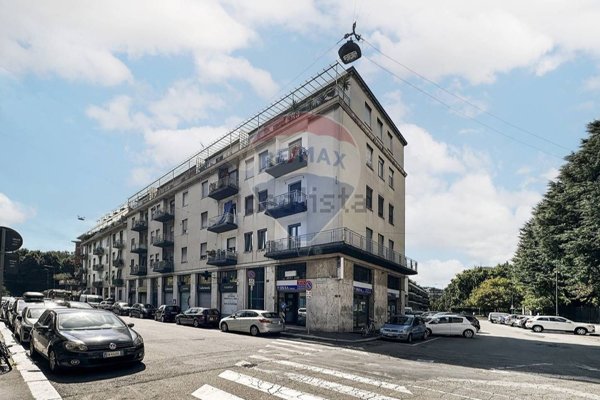 locale commerciale in vendita a Milano in zona Bruzzano