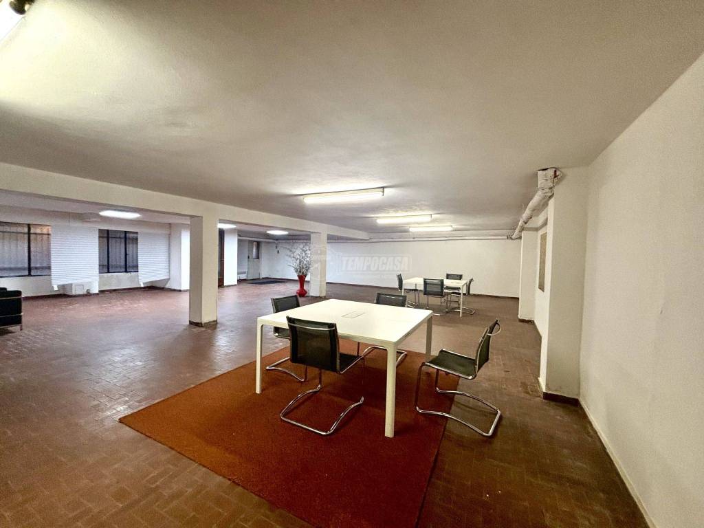 negozio in vendita a Milano in zona Lambrate