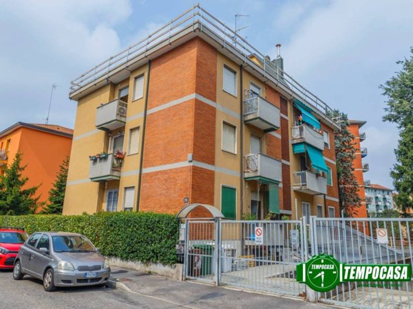 appartamento in vendita a Milano in zona Baggio