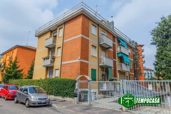appartamento in vendita a Milano in zona Baggio