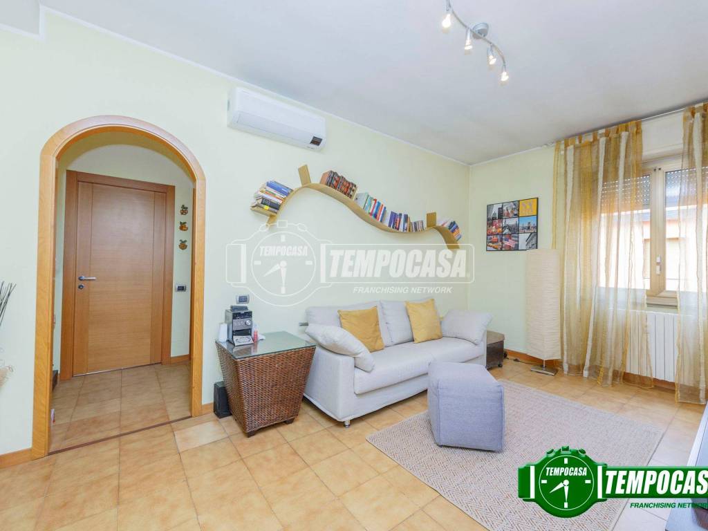 appartamento in vendita a Milano in zona Baggio