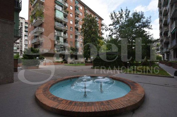 appartamento in vendita a Milano in zona Famagosta