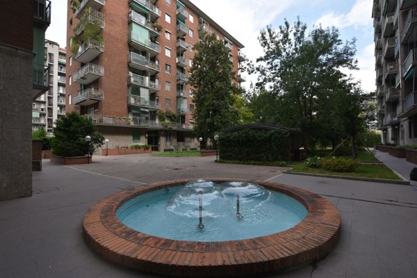 appartamento in vendita a Milano in zona Famagosta