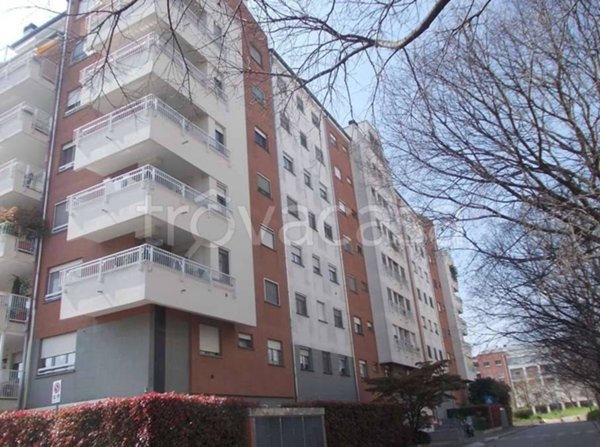 appartamento in vendita a Milano in zona Quarto Oggiaro