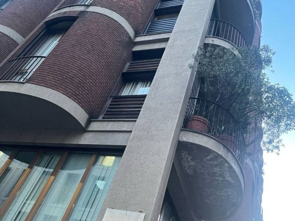 appartamento in vendita a Milano in zona Porta Nuova