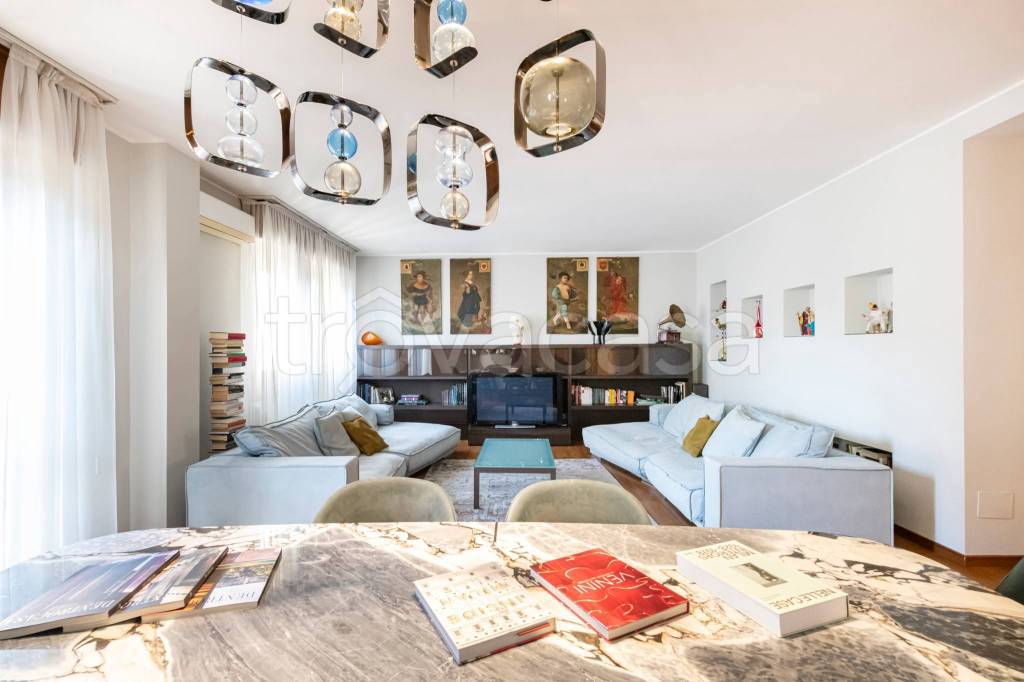 appartamento in vendita a Milano in zona Forlanini