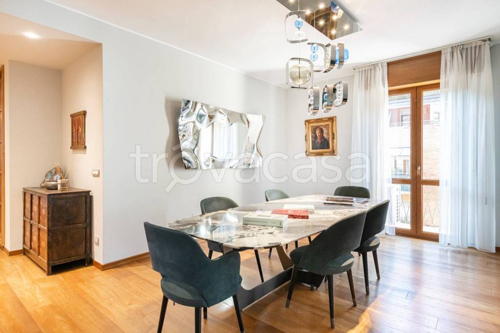 appartamento in vendita a Milano in zona Forlanini