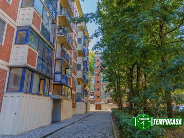 appartamento in vendita a Milano in zona Quartiere degli Olmi