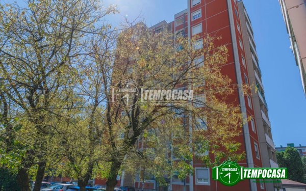 appartamento in vendita a Milano in zona Quartiere degli Olmi