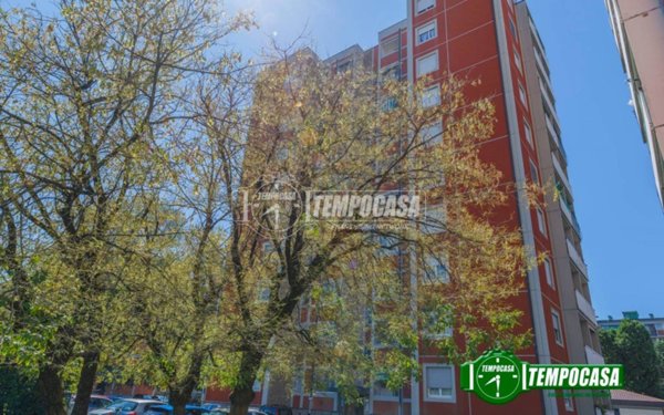 appartamento in vendita a Milano in zona Quartiere degli Olmi