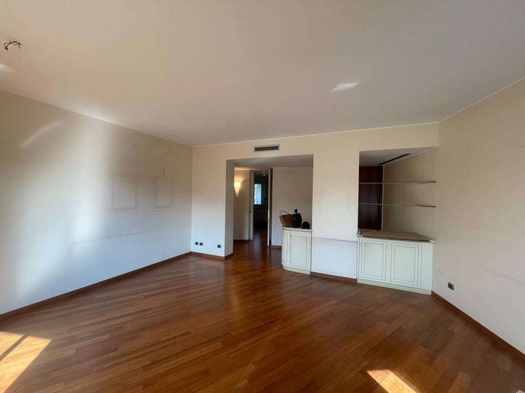 appartamento in vendita a Milano in zona Città Studi
