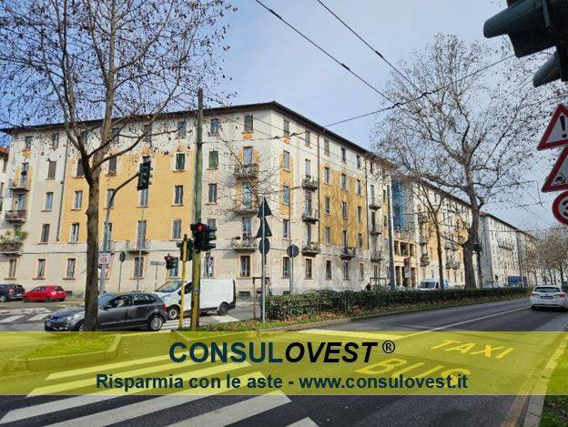 appartamento in vendita a Milano in zona Bocconi