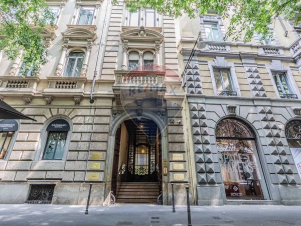 appartamento in vendita a Milano in zona Sempione