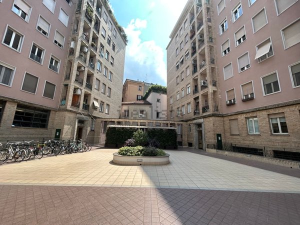 appartamento in vendita a Milano in zona Porta Garibaldi