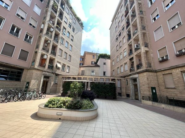 appartamento in vendita a Milano in zona Porta Nuova