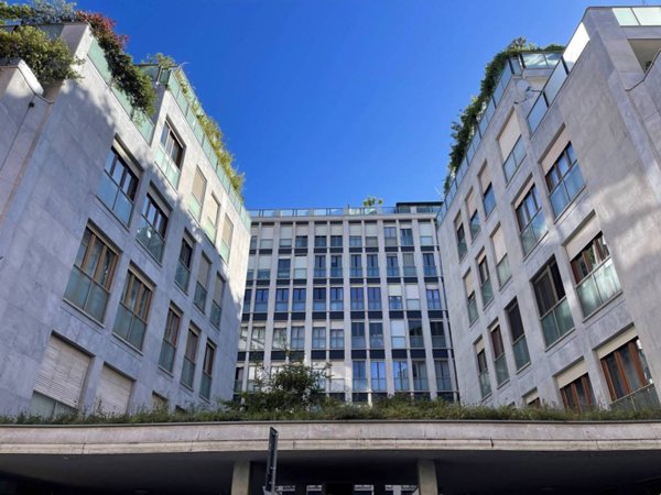 appartamento in vendita a Milano in zona Porta Nuova