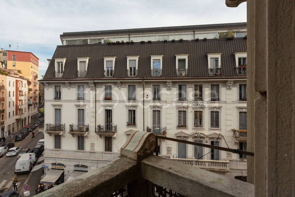 appartamento in vendita a Milano in zona Isola