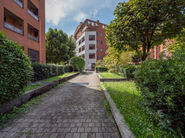 appartamento in vendita a Milano in zona Chiesa Rossa