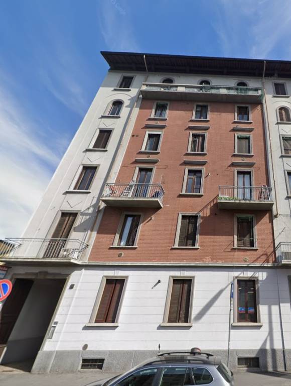 appartamento in vendita a Milano in zona Famagosta