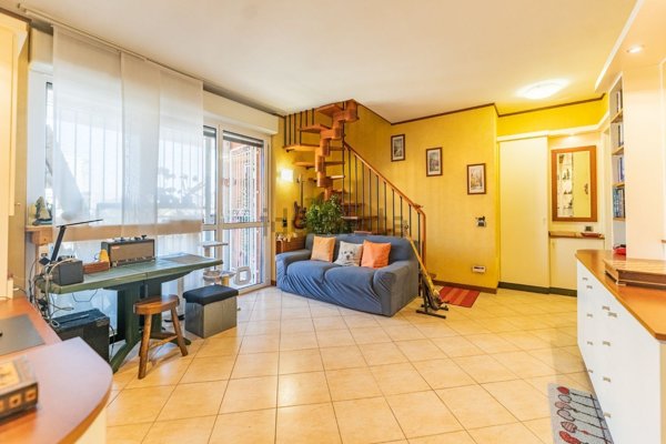 appartamento in vendita a Milano in zona Vigentino