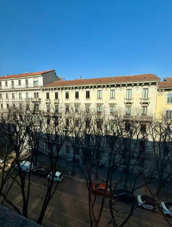 appartamento in vendita a Milano in zona Sant'Ambrogio