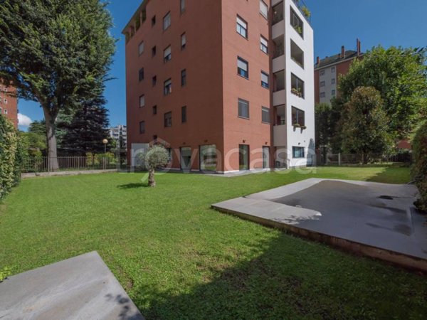 appartamento in vendita a Milano in zona Chiesa Rossa