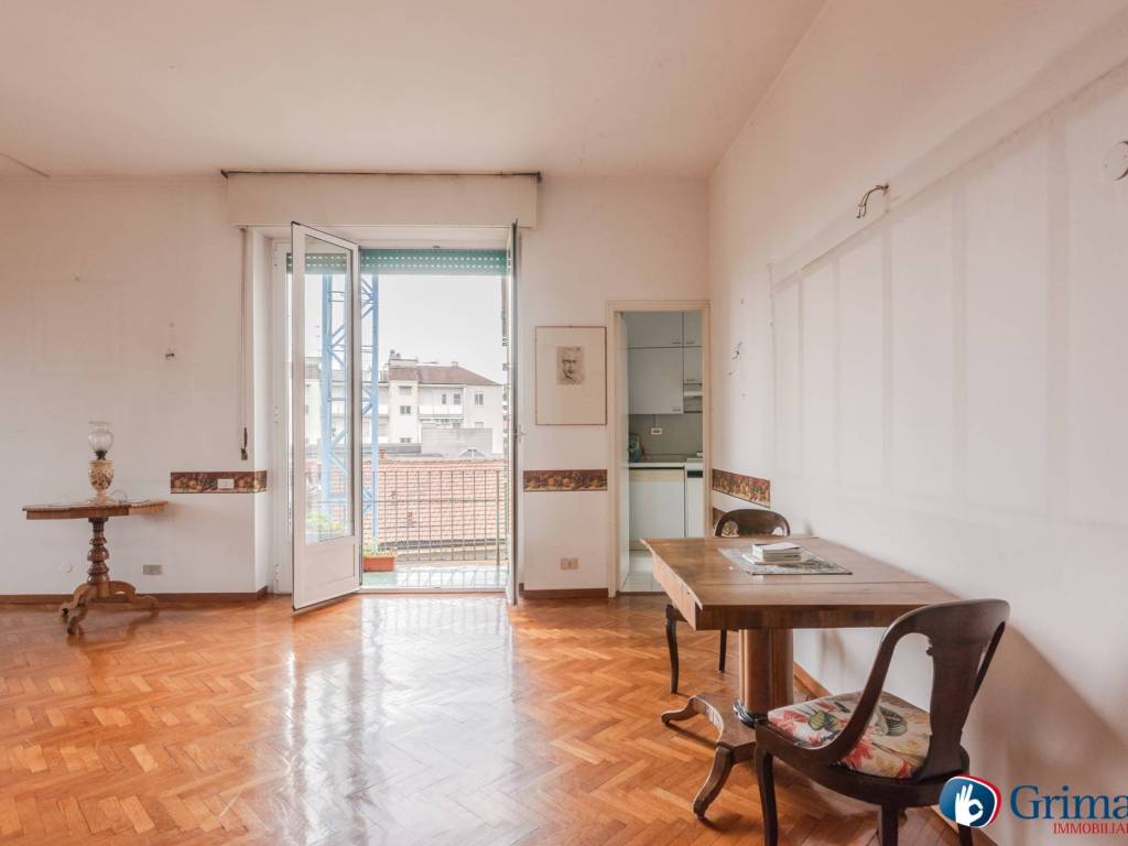 appartamento in vendita a Milano in zona Porta Nuova