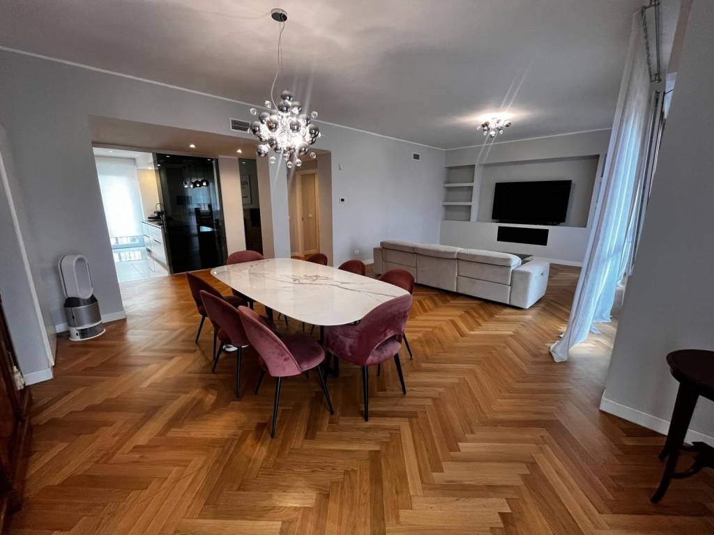 appartamento in vendita a Milano in zona Trenno