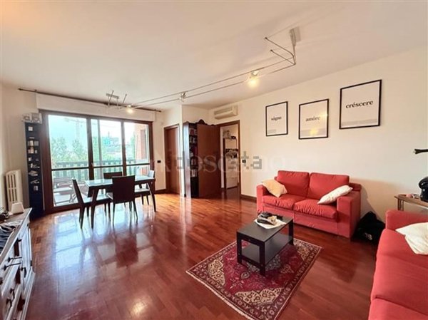 appartamento in vendita a Milano in zona Vigentino