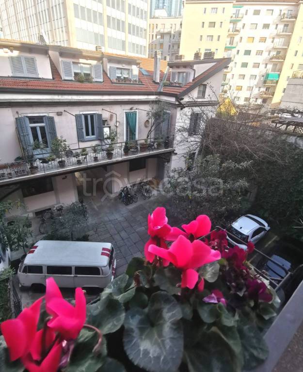 appartamento in vendita a Milano in zona Porta Garibaldi