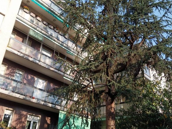 appartamento in vendita a Milano in zona Baggio
