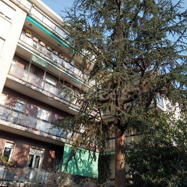 appartamento in vendita a Milano in zona Baggio