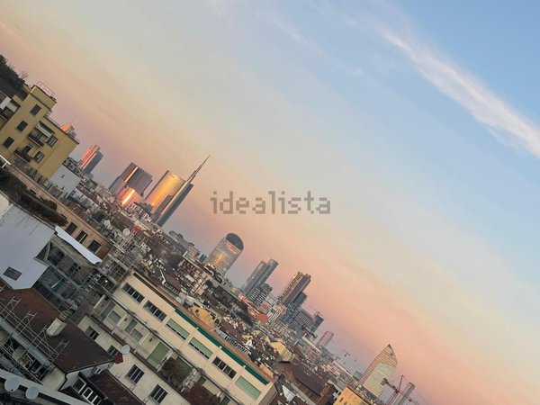appartamento in vendita a Milano in zona Cadorna
