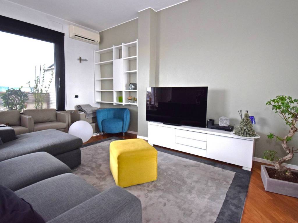 appartamento in vendita a Milano in zona Loreto