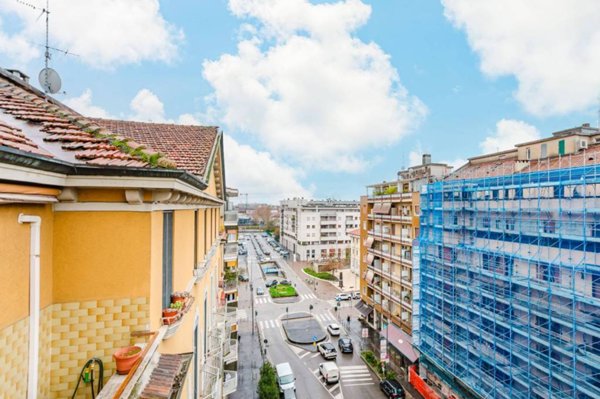 appartamento in vendita a Milano in zona Lorenteggio