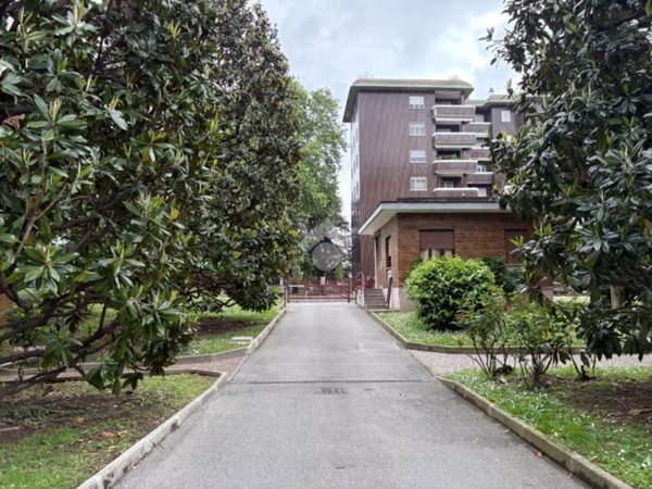 appartamento in vendita a Milano in zona Lambrate