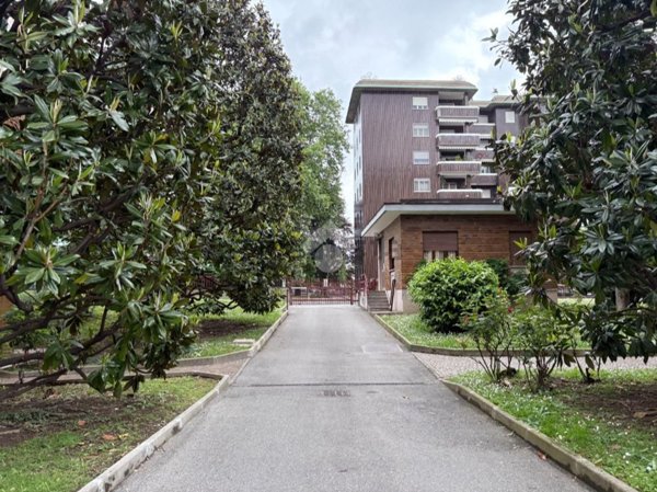 appartamento in vendita a Milano in zona Lambrate