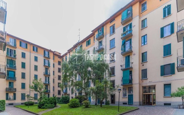 appartamento in vendita a Milano in zona Segnano
