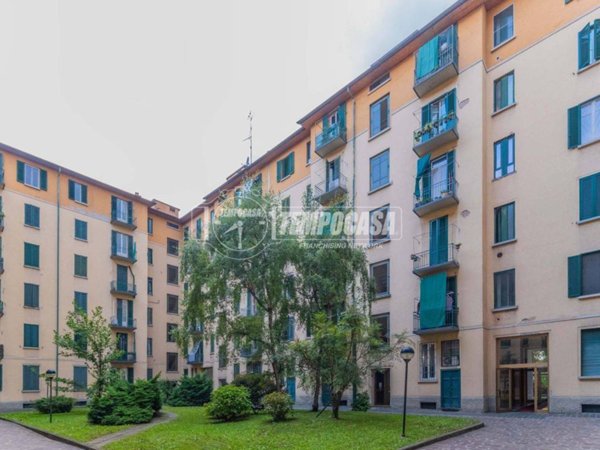 appartamento in vendita a Milano in zona Segnano