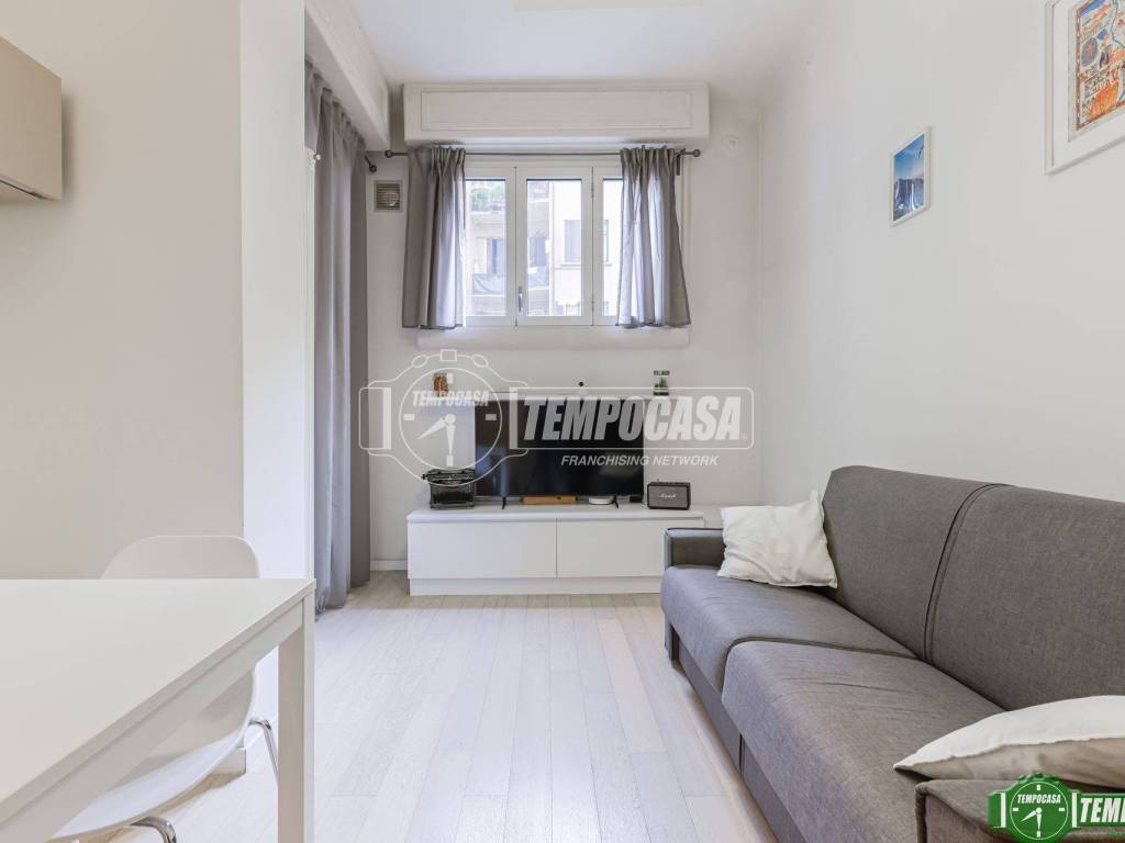 appartamento in vendita a Milano in zona Porta Nuova