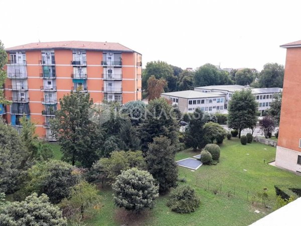 appartamento in vendita a Milano in zona Corvetto