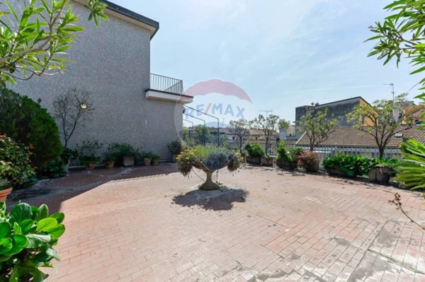 appartamento in vendita a Milano in zona Porta Nuova