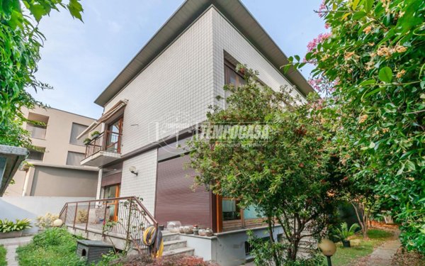 casa indipendente in vendita a Milano in zona Maggiolina