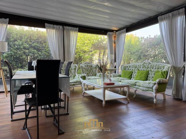 appartamento in vendita a Milano in zona Cadorna