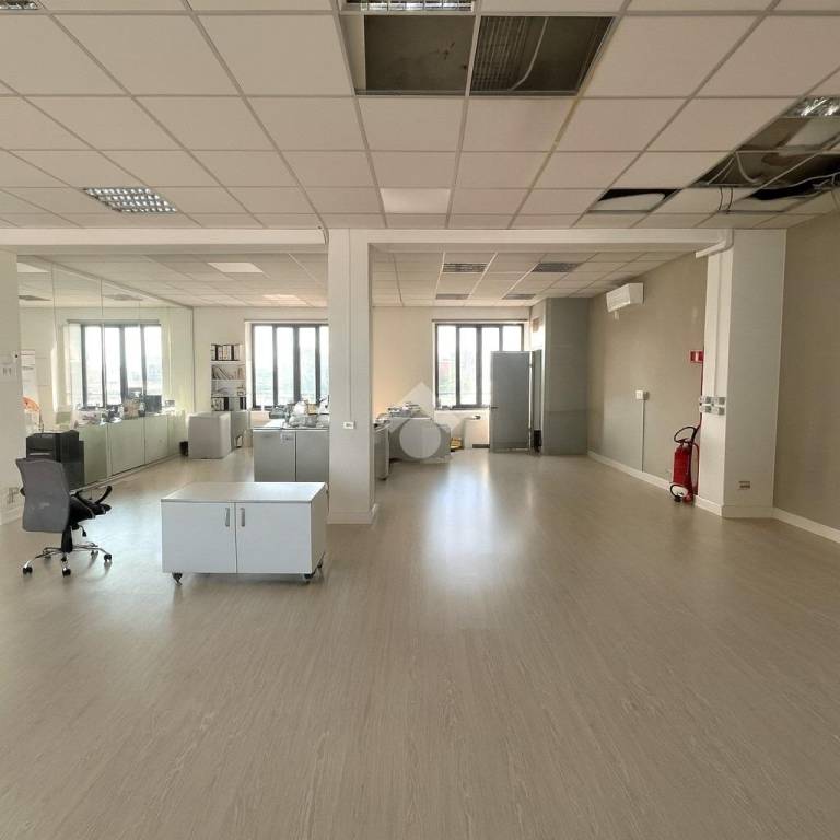 ufficio in vendita a Milano in zona Centro Direzionale