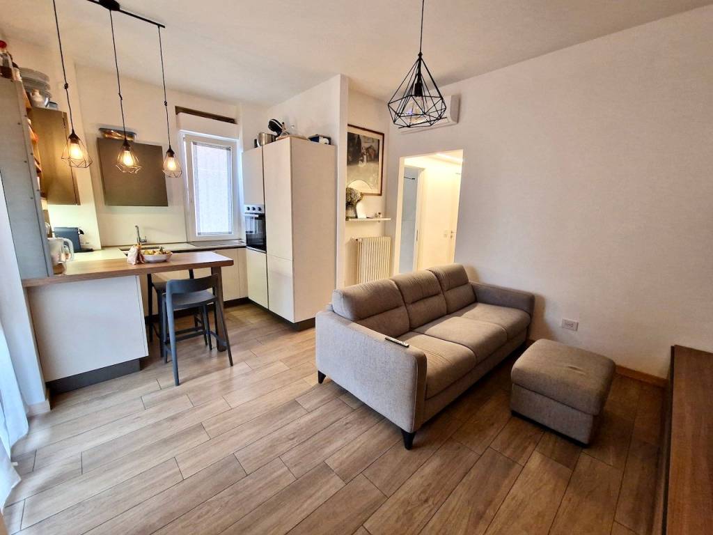 appartamento in vendita a Milano in zona Famagosta