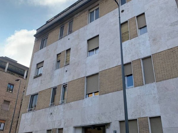 appartamento in vendita a Milano in zona Corvetto