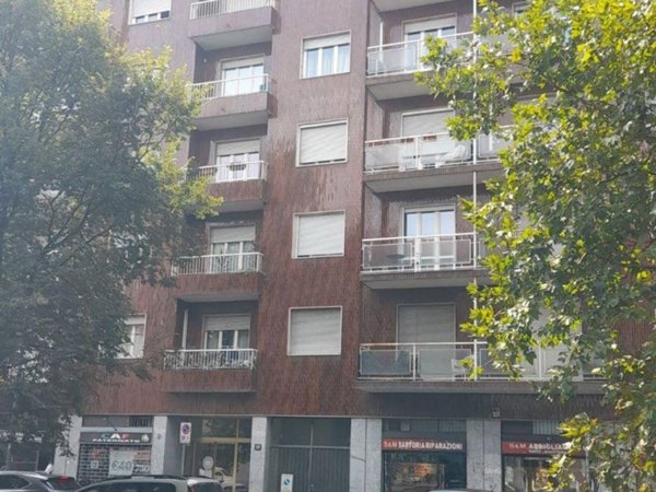 appartamento in vendita a Milano in zona Barona